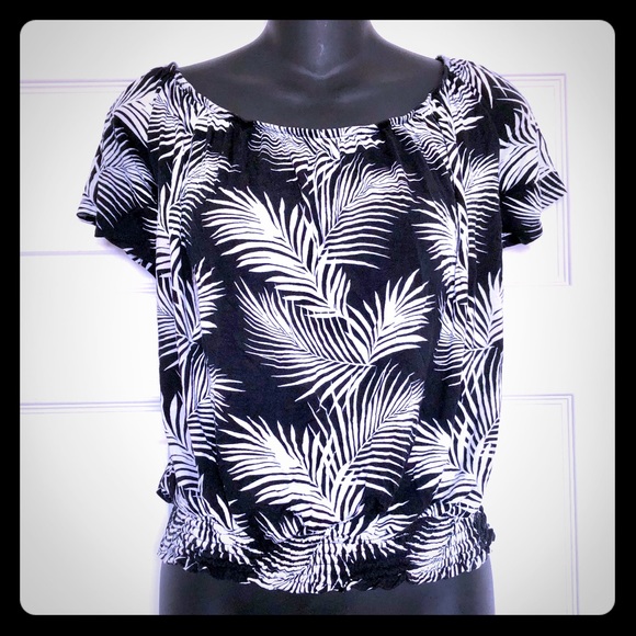 Forever 21 Tops - Forever 21 plus off shoulder blouse